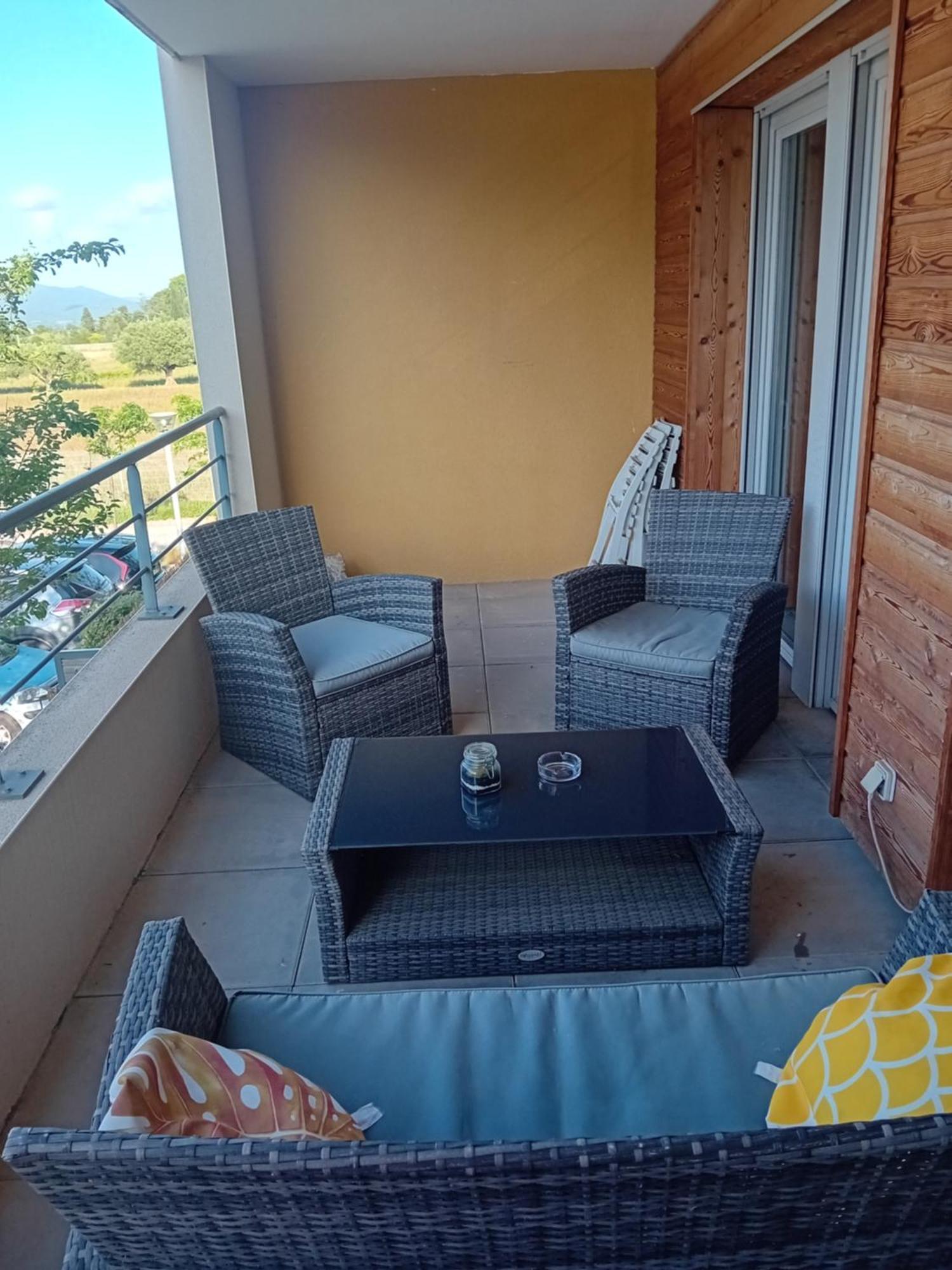 Superbe Appartement T2 Cuers Exterior foto